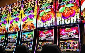 u2 slot